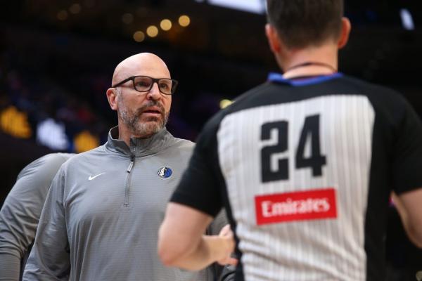 Injury-riddled Mavs aim to halt slide in clash vs. Lakers