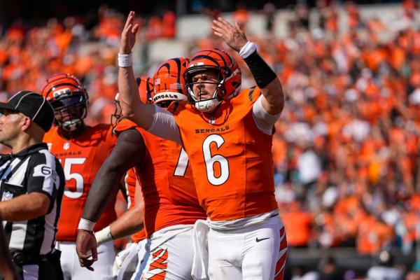 Injuries push backup QBs into spotlight for Bengals, Vikings