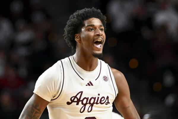 No. 8 Texas A&M puts win streak up against improved Arkansas