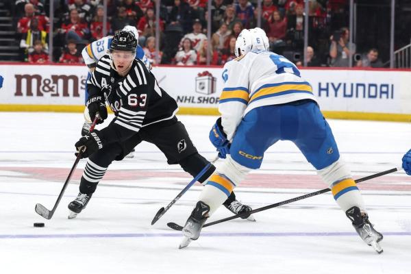 Nico Hischier contributes to all 3 goals in Devils’ OT win over Blues