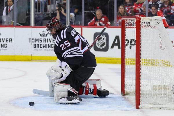 Panthers win defensive battle, top Devils in shootout