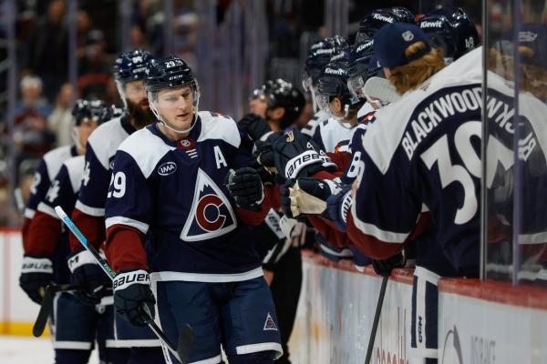 Avalanche put 5-game point streak up against slumping Kraken