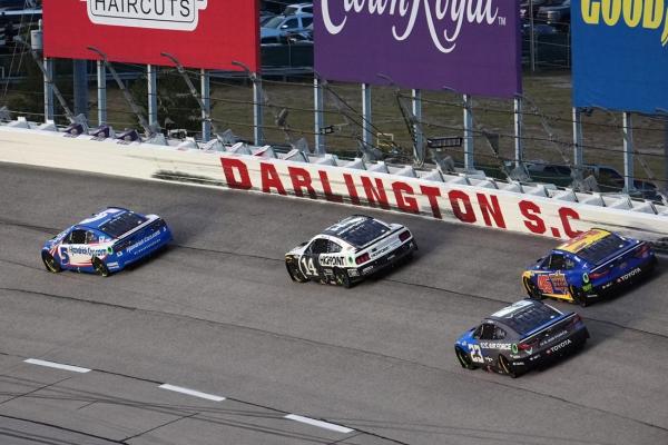 Chase Briscoe wins Darlington, makes playoffs in last chance