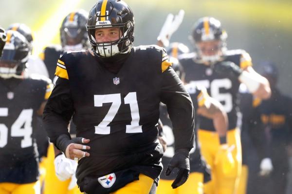 Steelers await word on injured C Nate Herbig, RB Jaylen Warren