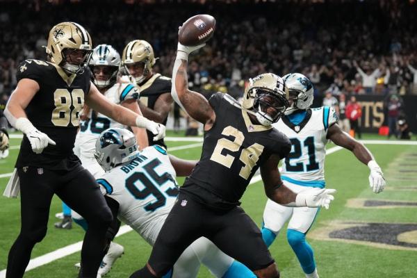 Late FG drive lets Saints complete season sweep of Panthers