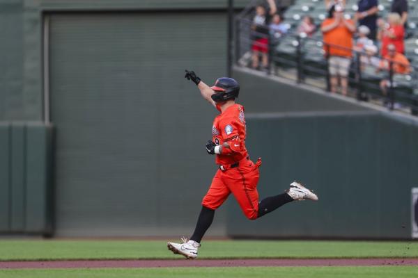 Orioles put 18 runs, shut out lowly Rockies