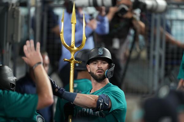 Mariners release veteran OF Mitch Haniger