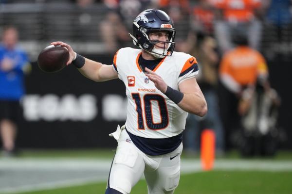 Broncos outclass Raiders for 10th straight win