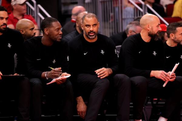 Rockets’ paint-first offense looks to keep rolling against Suns