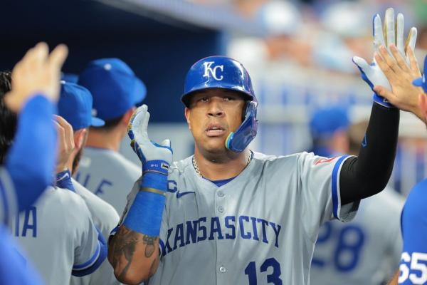 Salvador Perez stays hot with homer in Royals win at Marlins