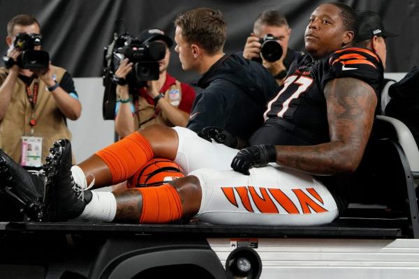 Report: Bengals RT Trent Brown (knee) out for season