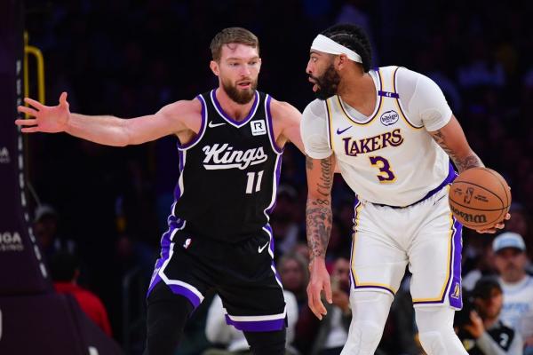 Kings fall to Lakers in first game since firing Mike Brown