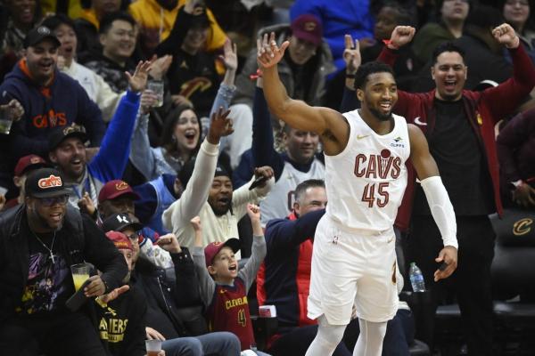 Cavs, already with an eye on playoffs, clash with Raptors