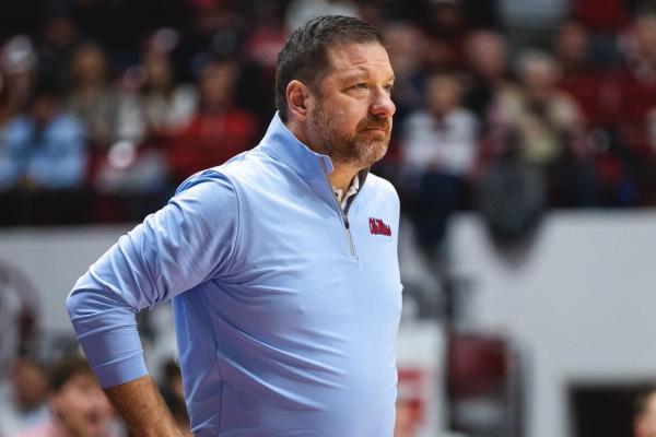 Chris Beard faces old team as No. 23 Ole Miss meets Texas