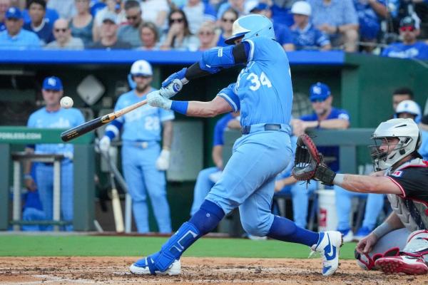 Report: Padres get Royals C Freddy Fermin for two pitchers