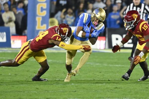 USC wins defensive battle, ends UCLA’s bowl hopes