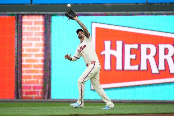 Phillies sit Nick Castellanos for âinappropriate commentâ to manager