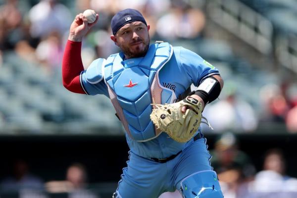Blue Jays C Alejandro Kirk lands on 7-day concussion IL