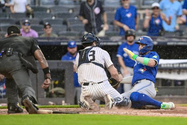 Blue Jays place star SS Bo Bichette on injured list
