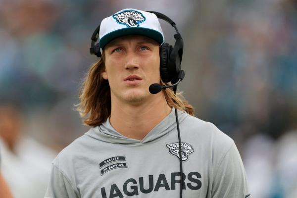 Jags QB Trevor Lawrence (shoulder) returns to practice