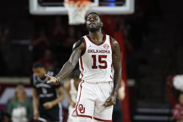 No. 12 Oklahoma pulls away late vs. Prairie View A&M