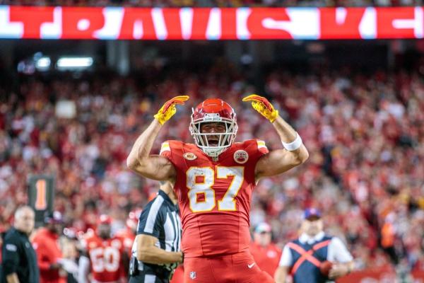 Travis Kelce, Trent Williams hit milestones as Pro Bowl rosters set