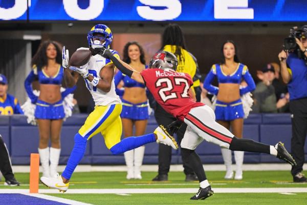 Davante Adams catches 2 TD passes as Rams blow out Buccaneers