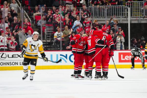 Jack Roslovic guides Hurricanes past Pens for 8th straight win