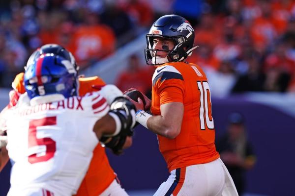 NFL roundup: Broncos top Giants behind historic comeback