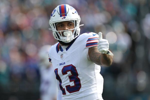 Bills WR Gabe Davis to have MRI on injured knee
