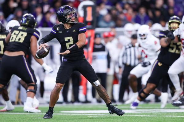 Prolific Washington QB Demond Williams Jr. faces reeling Michigan defense