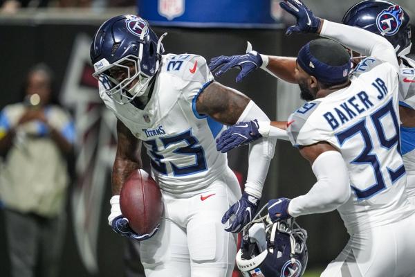 Titans utilize early turnover to down Falcons