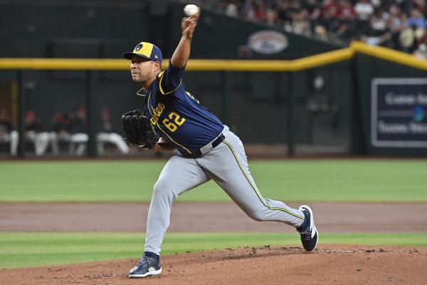 Jose Quintana shuts down D-backs in Brewers debut