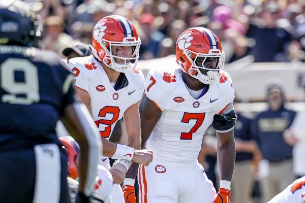 No. 11 Clemson red-hot entering showdown with Louisville