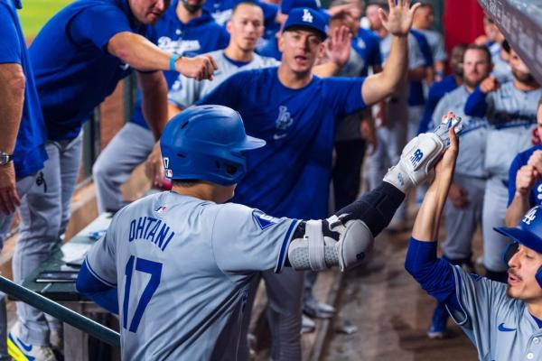 Shohei Ohtani hits 43rd HR as Dodgers edge D-backs