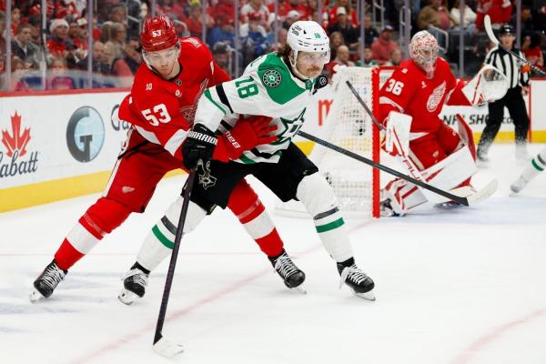 Dylan Larkin scores late in 3rd, again in OT as Wings top Stars