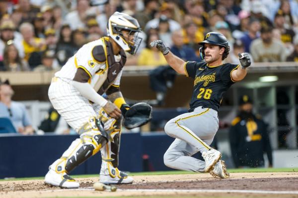 Pirates’ pitching, hitting too much for Padres