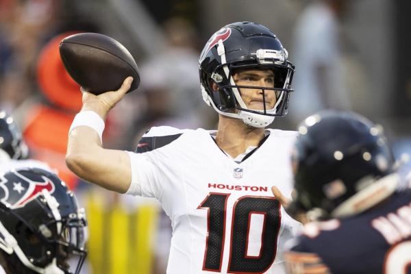 Reports: Texans to sign QB Davis Mills through 2025 thumbnail