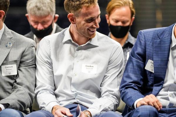 Gordon Hayward returns to Butler in front office role