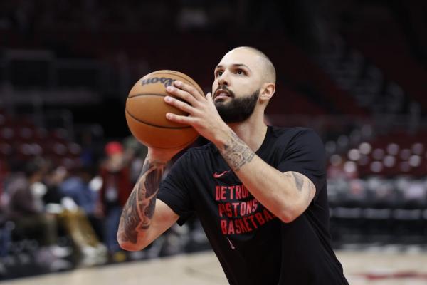 Report: NBA veteran Evan Fournier to play in Europe thumbnail