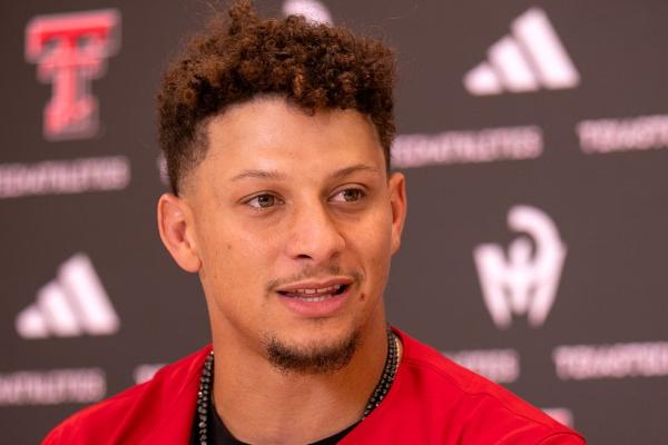 Patrick Mahomes enters high school HOF, partners with Texas schools