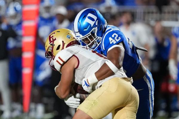 Darian Mensah tossed 3 TDs as Duke rolls over Elon