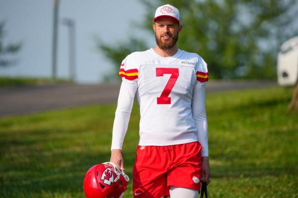 Report: Chiefs make Harrison Butker highest-paid kicker