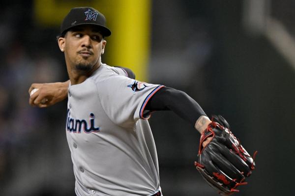 Marlins stay hot, hand reeling Rangers 7th straight loss
