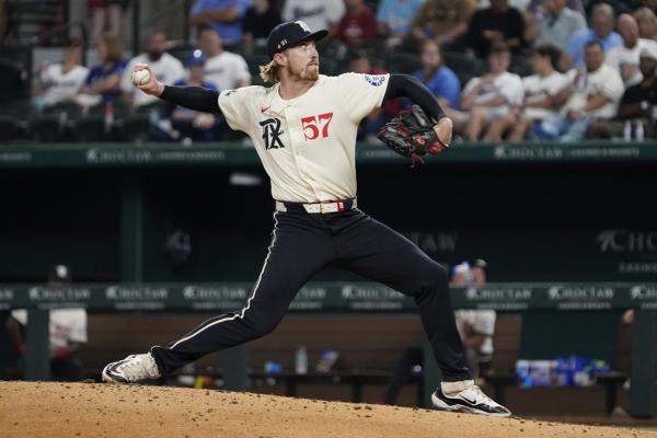 Phillies acquire RHP Daniel Robert from Rangers