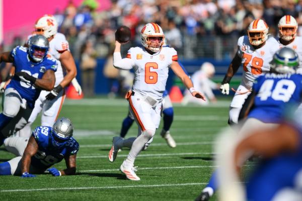 Baker Mayfield guides Buccaneers to high-octane win over Seahawks