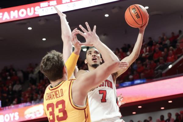 L.J. Cryer helps No. 5 Houston knock off No. 8 Iowa State