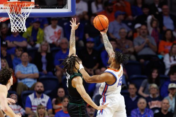 No. 6 Florida powers past Stetson