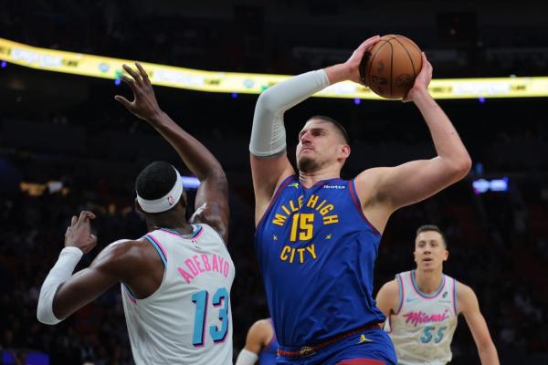 Nikola Jokic's triple-double helps Nuggets hammer Heat thumbnail