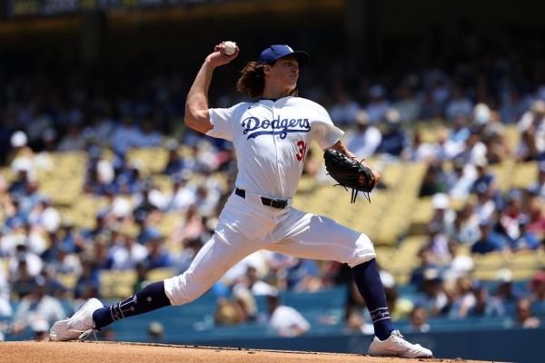 Dodgers outlast Pirates in 10 innings to finish sweep thumbnail